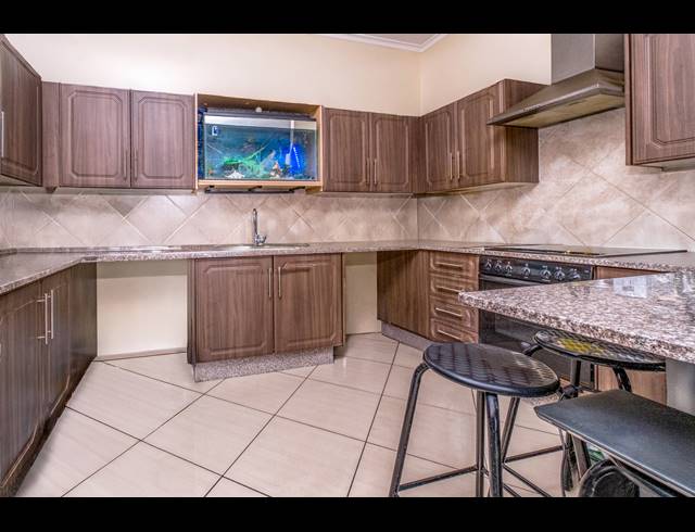 3 BEDROOM TOWNHOUSE FOR SALE IN FERNDALE